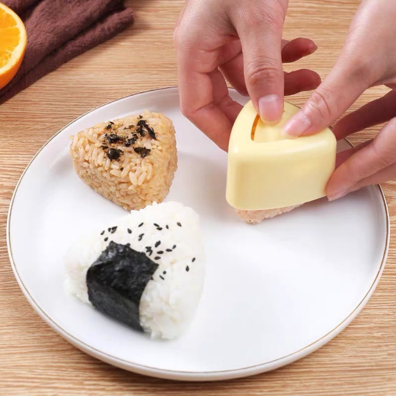 Baby Food Japanese - 1/2 個三角形プラスチック寿司型おにぎりご飯ボール食品プレスメーカー日本の弁当ベビーおにぎり型キッチンアクセサリー
