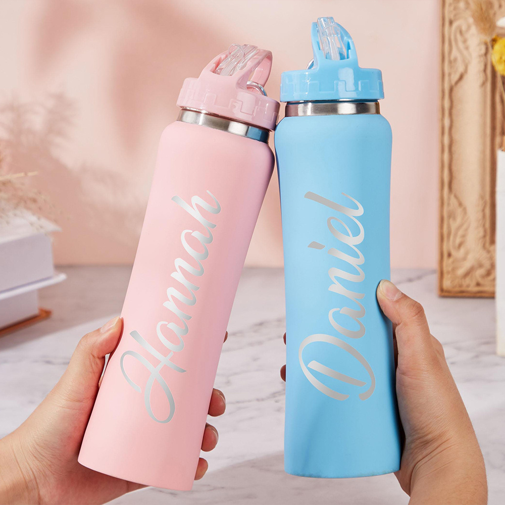 名前入りステンレス製ウォーターボトル（ストロー付き）、カスタ - Training Cup Straw のレビューと価格