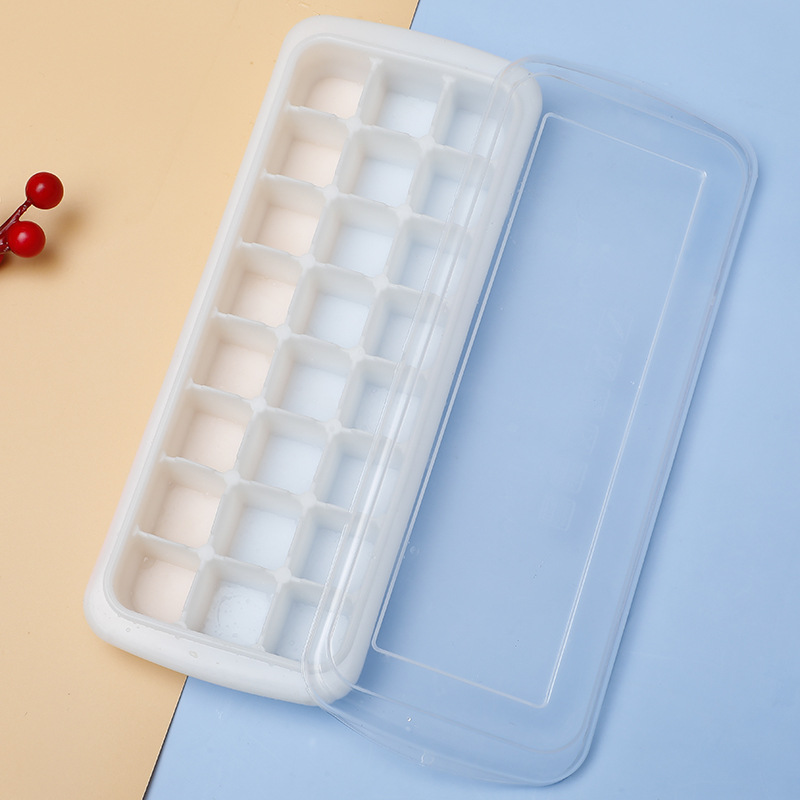 蓋付きシリコン製製氷皿 24個入り ゼリーメーカー 冷凍型  - Baby Food Jelly のレビューと価格