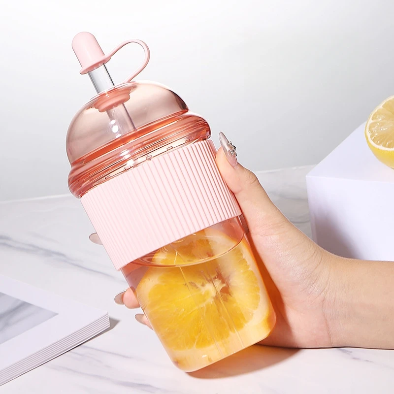 630MLストローカップ 蓋とストロー付き ポータブル 大容 - Training Cup Straw のレビューと価格